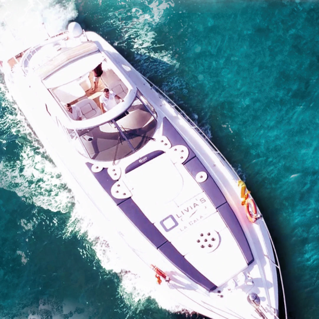 Olivias charter luxyry boat